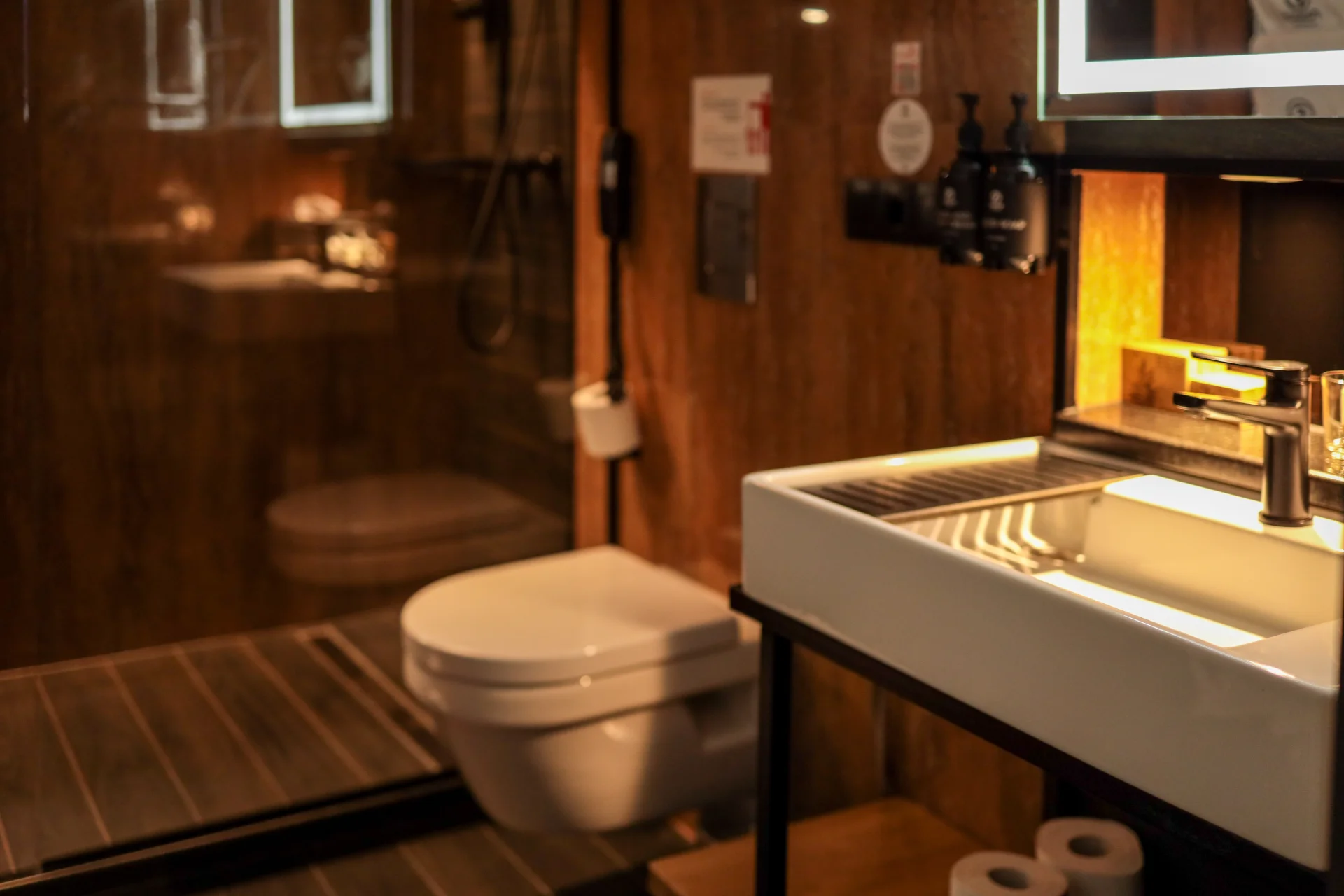 Winter-Ready Family Bathroom Design Ideas